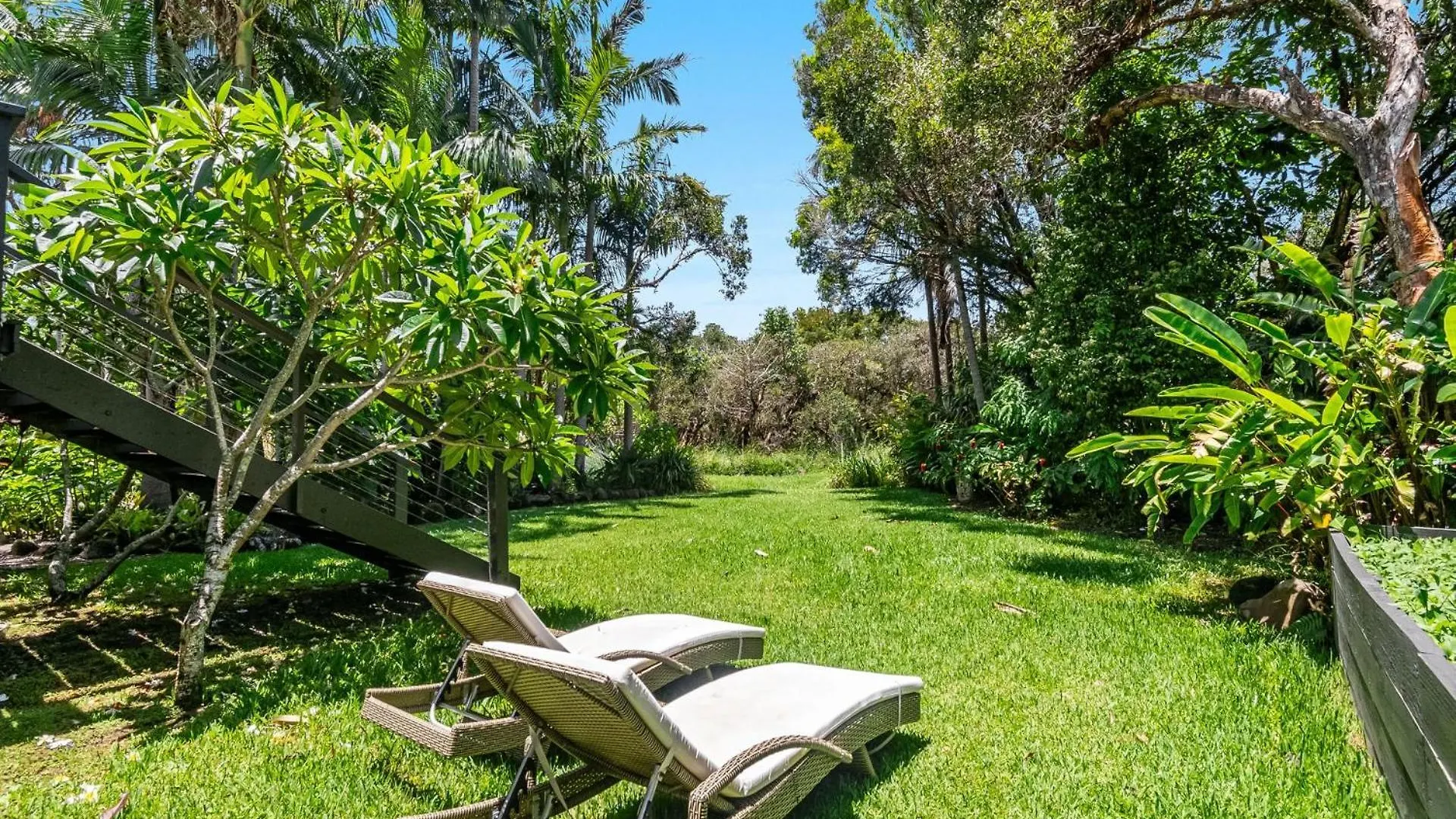 בית אירוח ביירון ביי Frangipani Cottage אוסטרליה